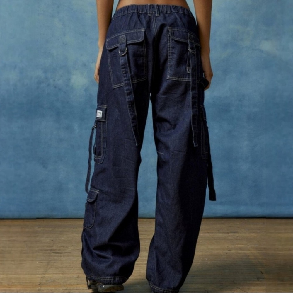 NEW Urban Outfitters Bdg Baggy Cargo Jeans size 25 size 26 - Picture 3 of 5